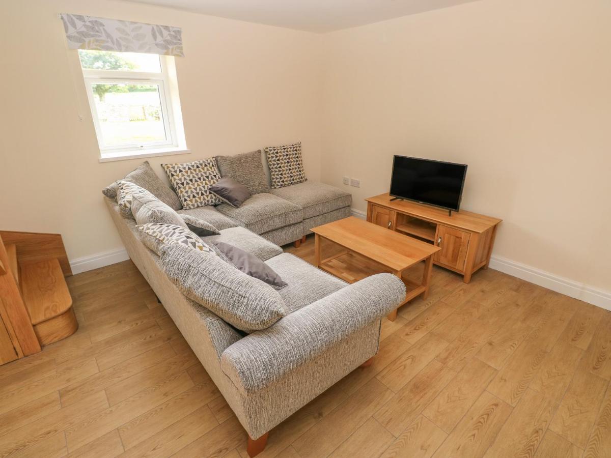 Woodpecker Barn Villa Pontyclun Exterior photo