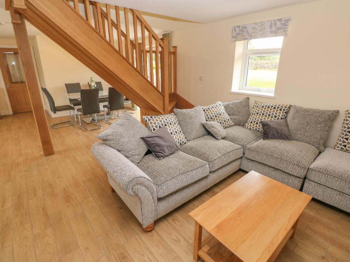Woodpecker Barn Villa Pontyclun Exterior photo
